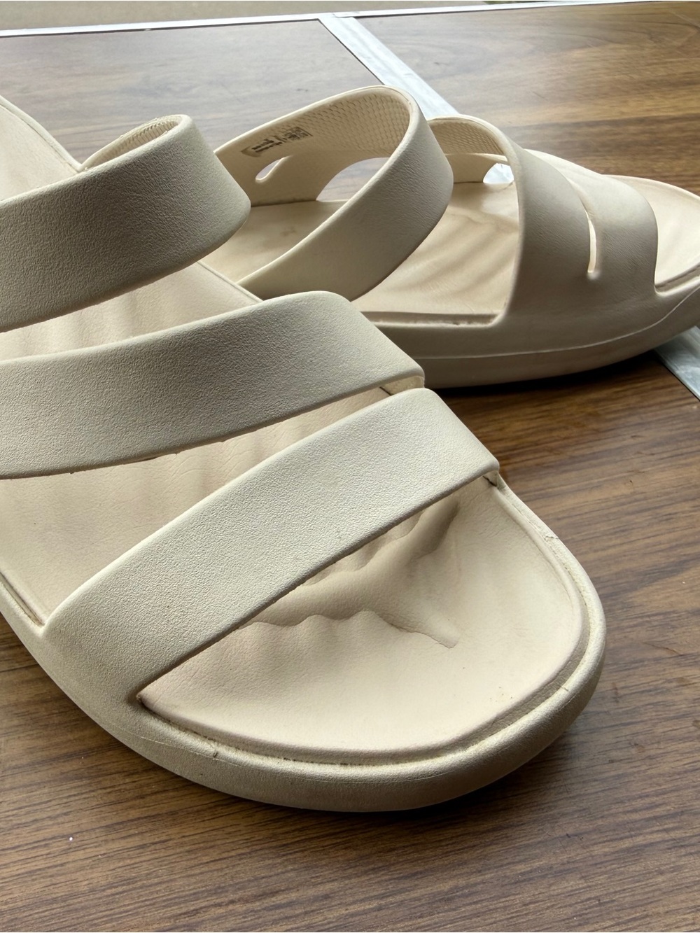 CROCS Women's Cream Triple-Strap Slide Sandals